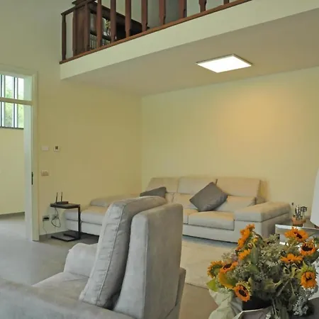 Ideal 5 Bedroom With Pool *