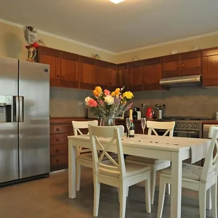 Ideal 5 Bedroom With Pool 塞拉韦扎