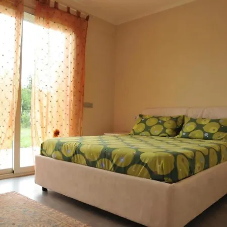 Ideal 5 Bedroom With Pool Villa Seravezza