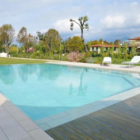 Ideal 5 Bedroom With Pool * Seravezza
