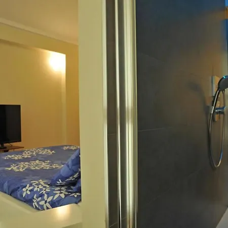 Ideal 5 Bedroom With Pool * Seravezza