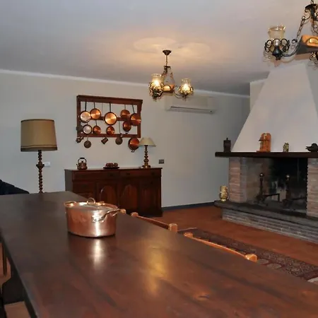 Ideal 5 Bedroom With Pool *